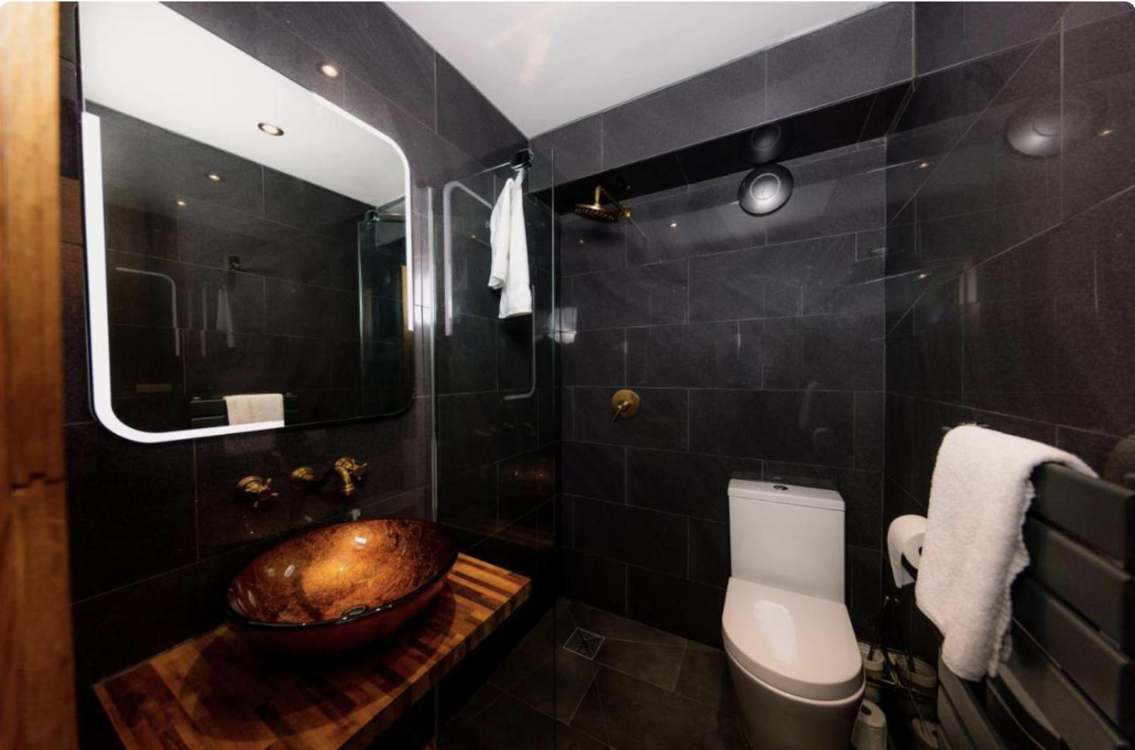 Superb Luxury Apartment By Canal - Central Edinburgh Exterior photo